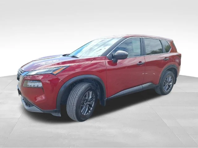 Certified Used 2023 Red Nissan S image 4