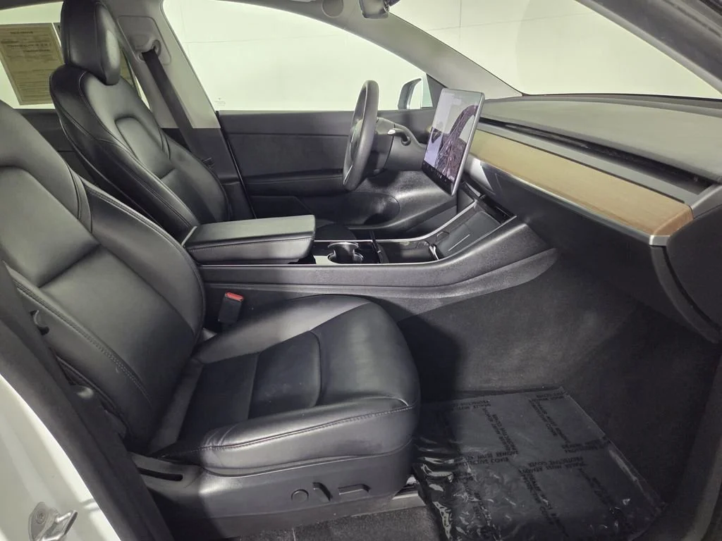 Used 2020 White Tesla Long Range image 31
