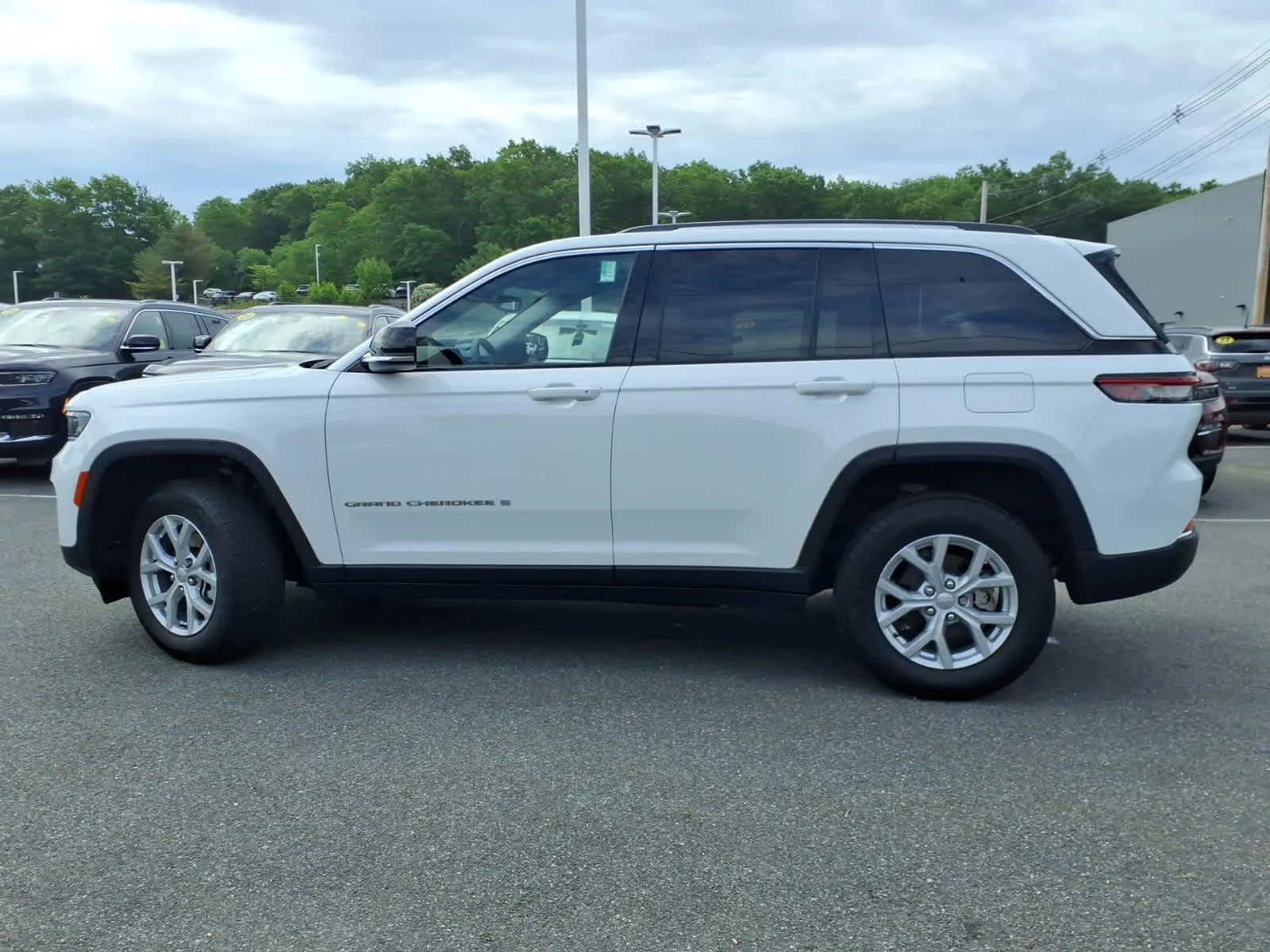 Certified Used 2023 Bright White Clearcoat Jeep Limited image 12