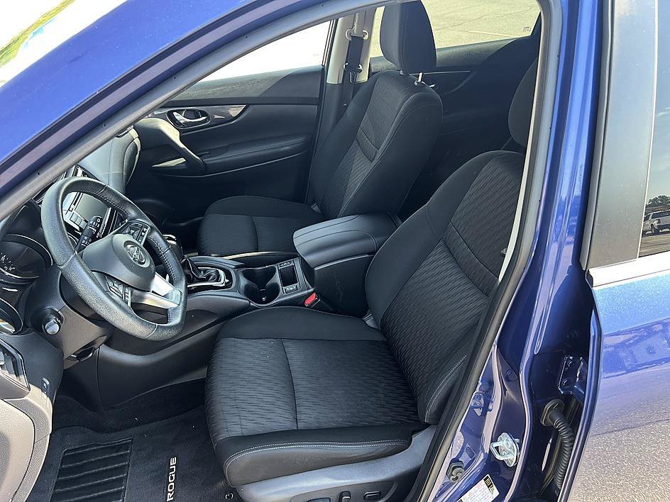 Used 2019 Caspian Blue Metallic Nissan SV image 13