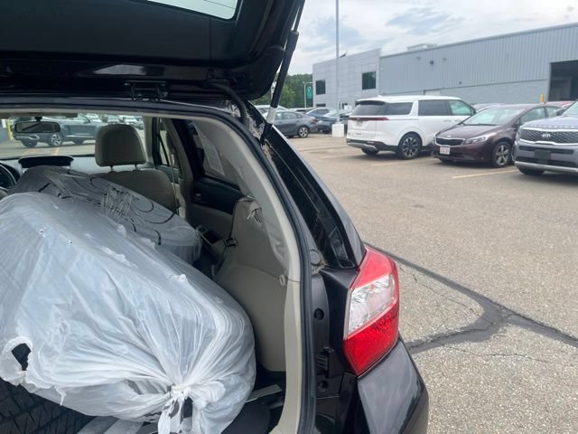 Used 2015 Crystal Black Silica Subaru Limited image 16