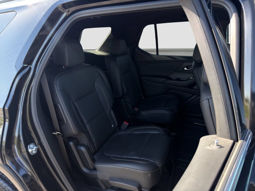Used 2024 Mosaic Black Metallic Chevrolet LT Leather image 18