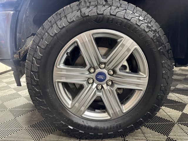 Used 2019 Magnetic Ford XLT image 10