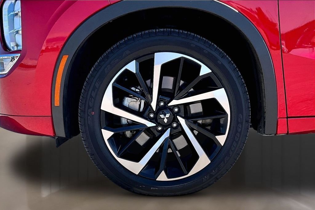 Used 2024 Red Mitsubishi SEL image 8