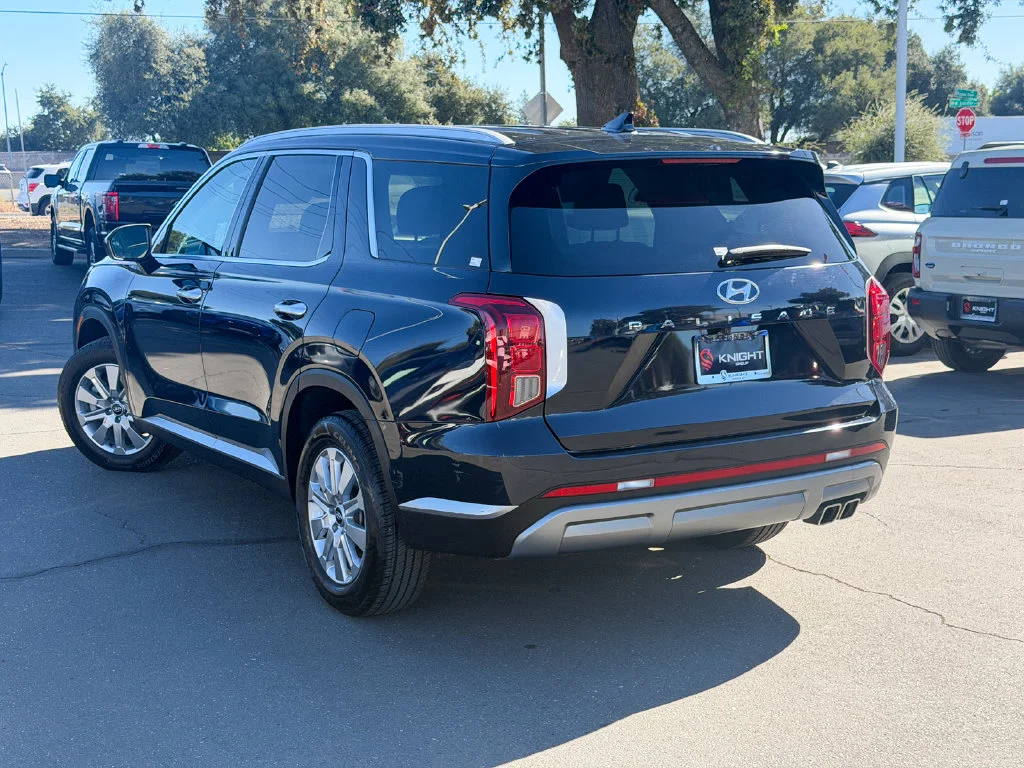 Used 2025 Moonlight Cloud Hyundai SEL image 9