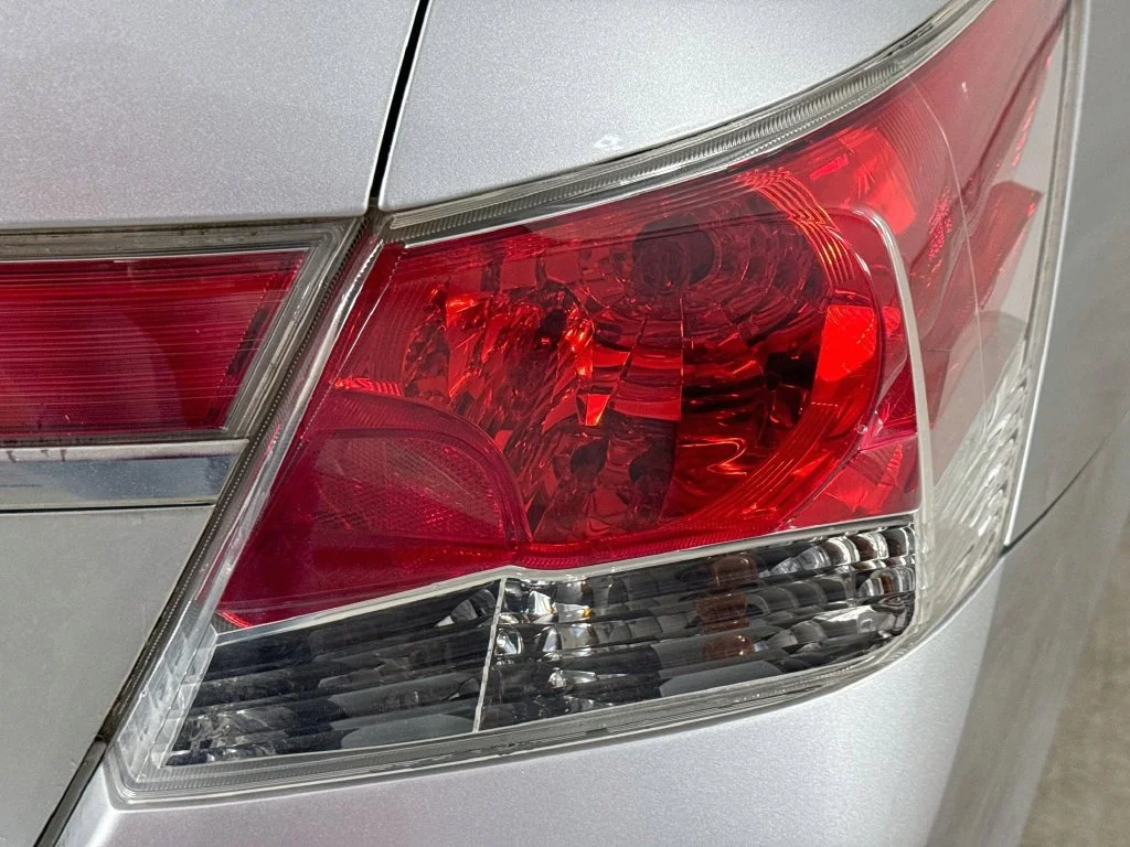 Used 2012 Alabaster Silver Metallic Honda LX image 29