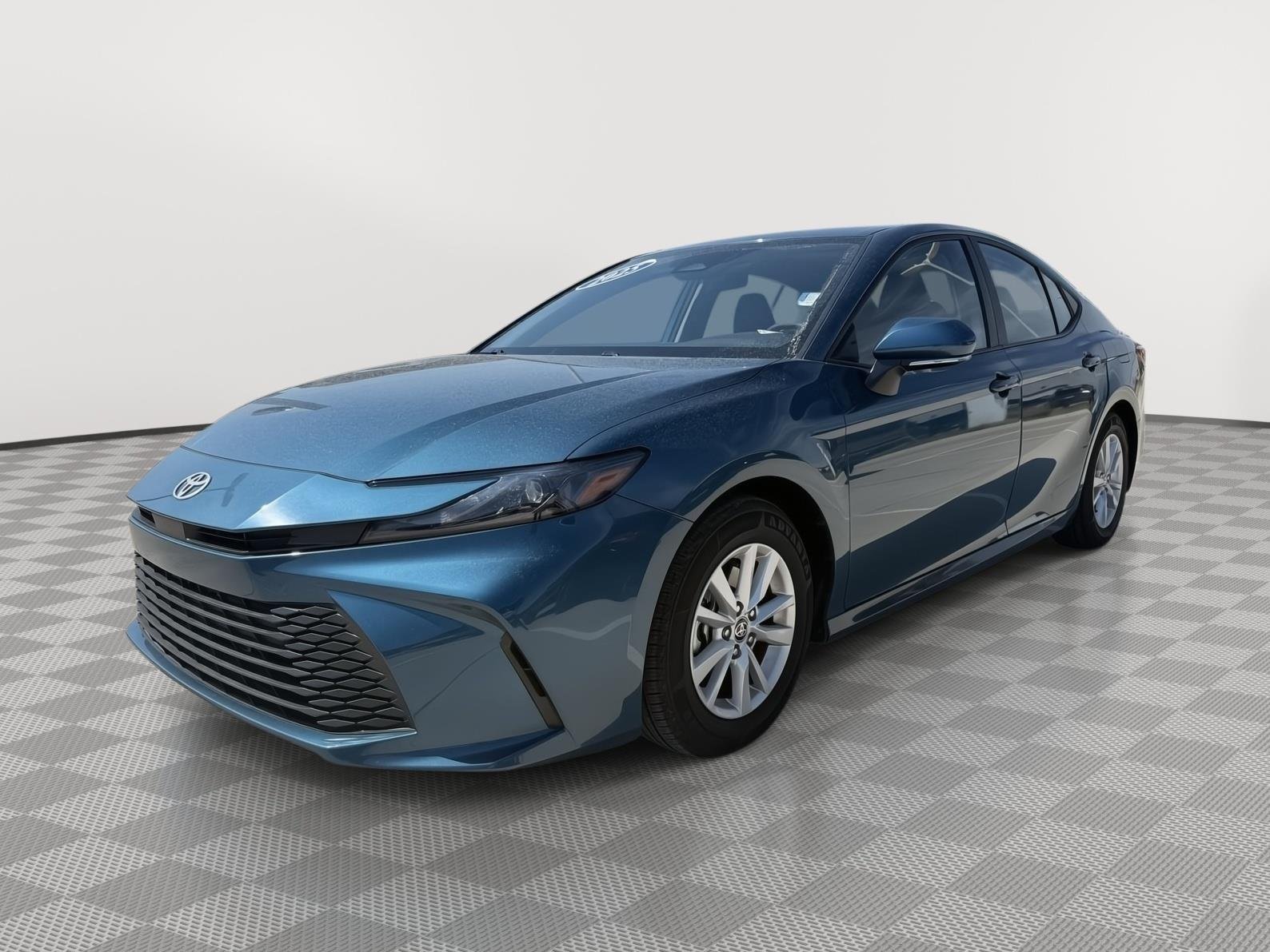 Used 2025 Ocean Gem Toyota LE image 3