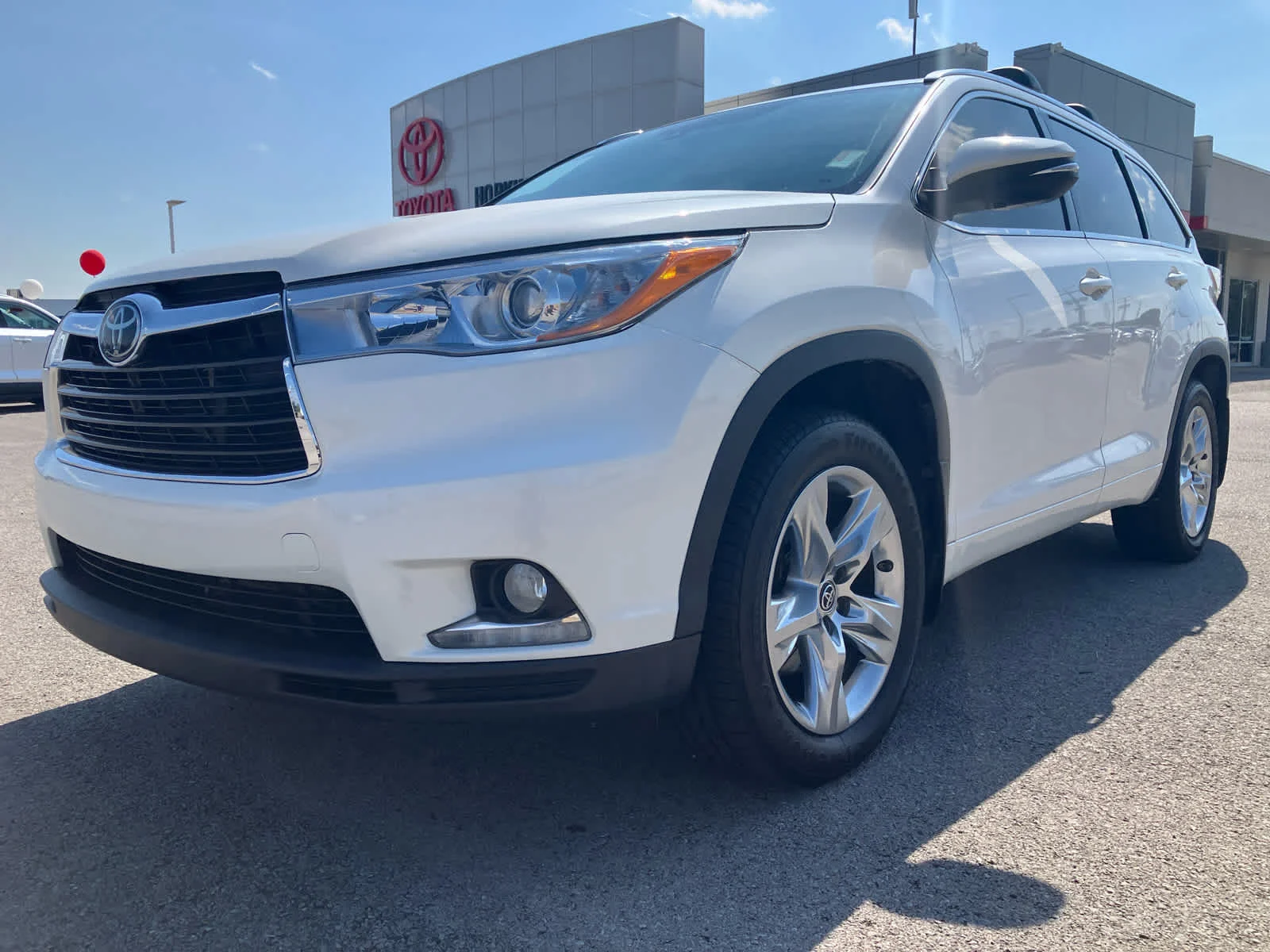 Used 2016 Blizzard Pearl Toyota Limited Platinum image 3