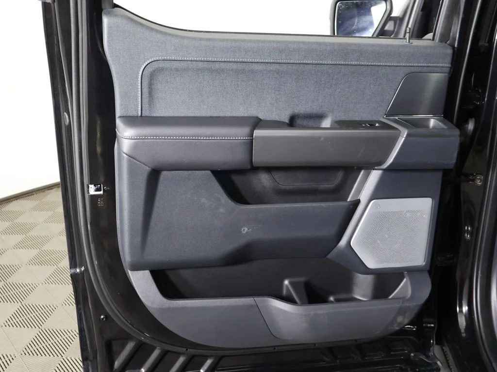 Used 2024 Agate Black Metallic Ford Lariat image 29