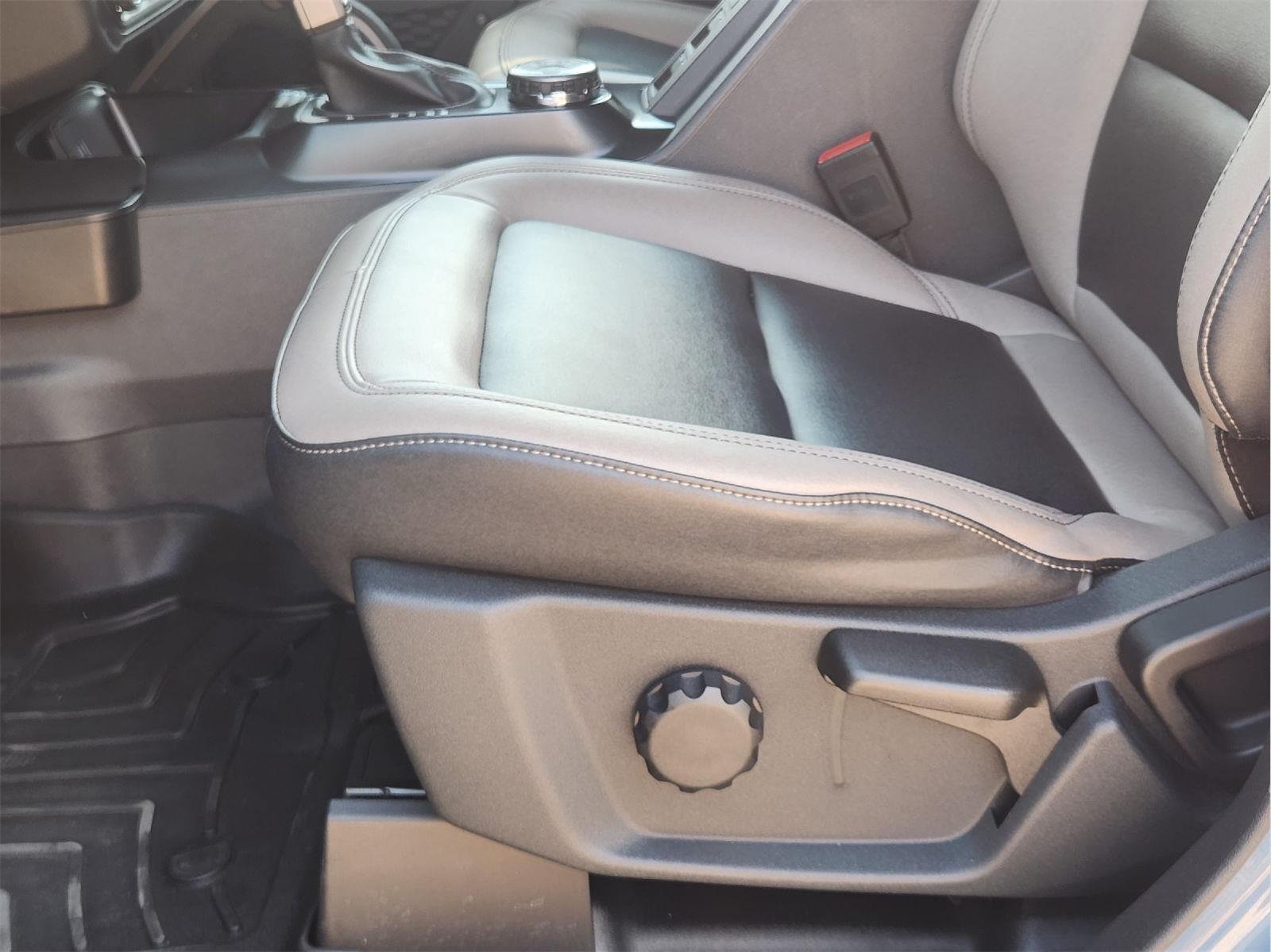 Used 2024 Azure Gray Metallic Tri-Coat Ford Big Bend image 24