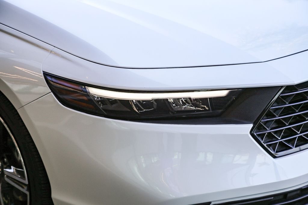 Certified Used 2024 Platinum White Pearl Honda HYBRID SPORT image 11