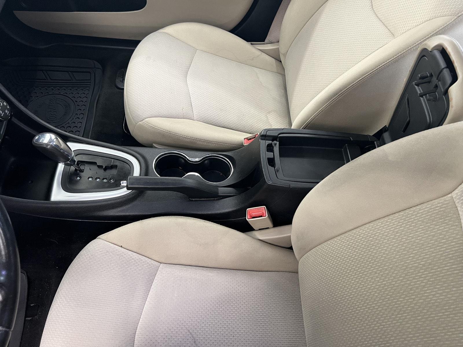 2011 Chrysler 200 Touring - Photo 17