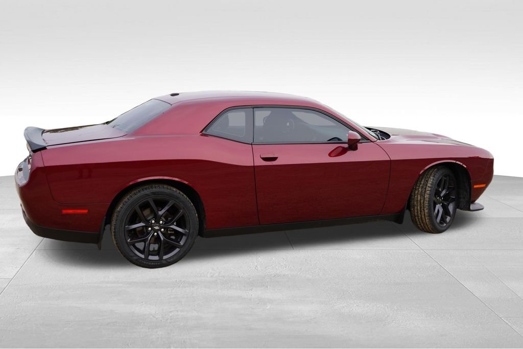 Used 2022 Red Dodge SXT image 4
