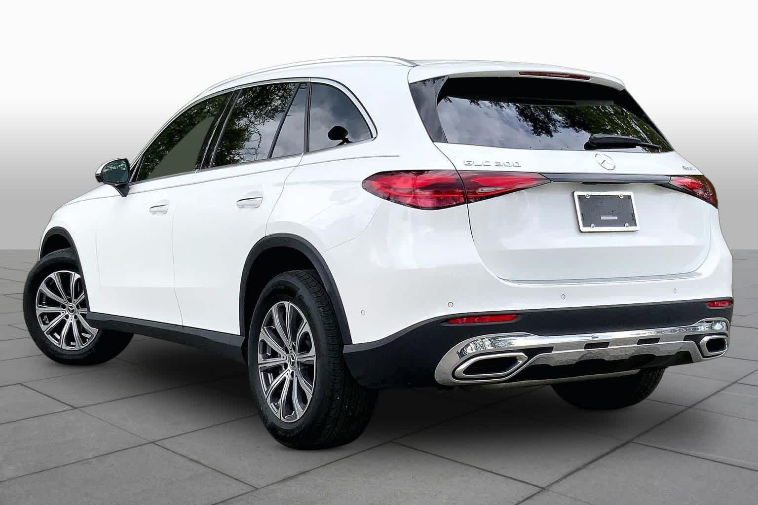 Certified Used 2025 Polar White Mercedes-Benz GLC 300 image 12