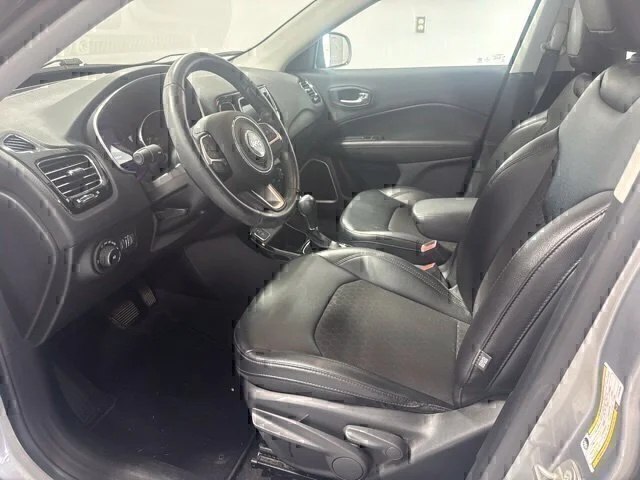 Used 2020 Silver Jeep Latitude image 12