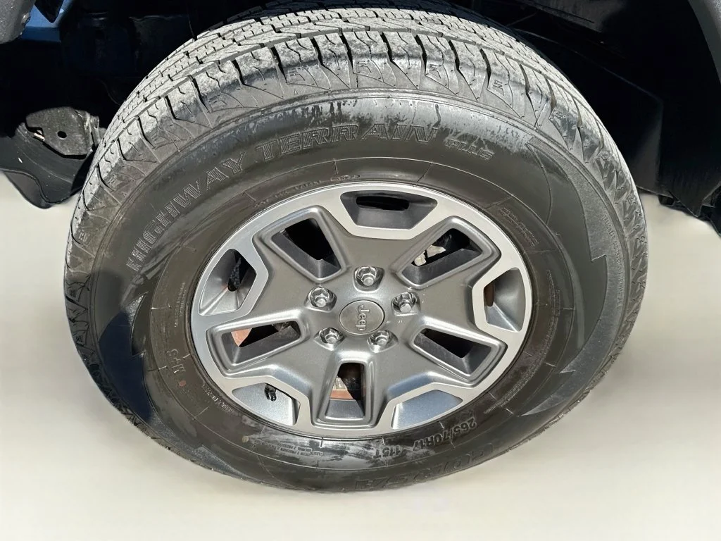 Used 2017 Gray Jeep Unlimited Rubicon image 35
