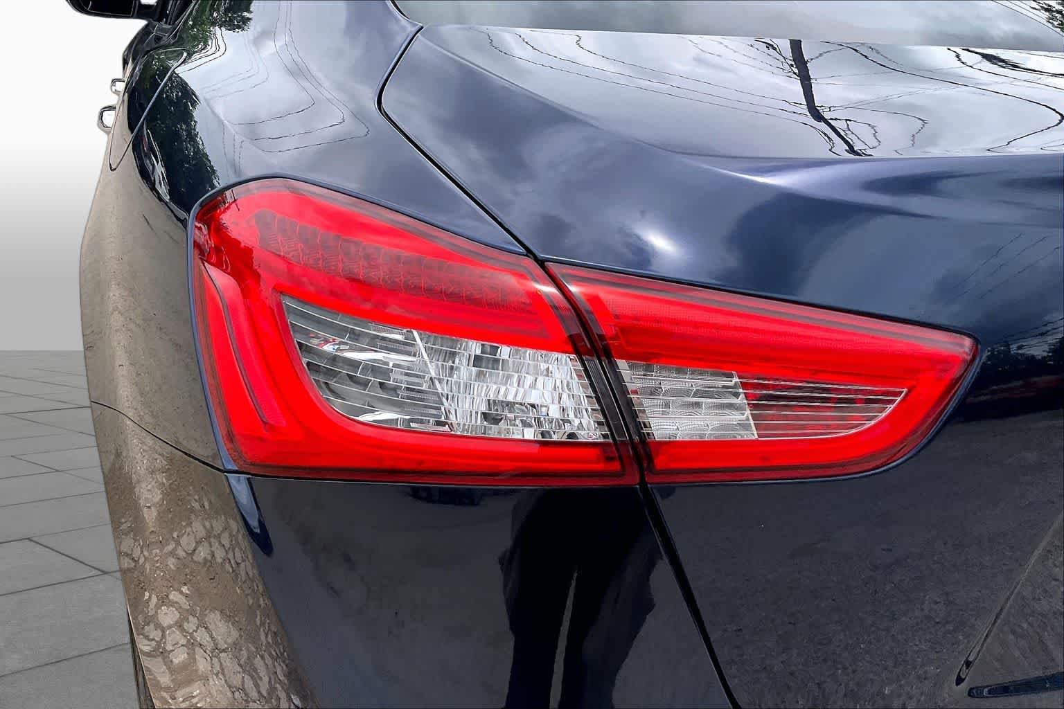 Used 2019 Rosso Folgore Mica Maserati GranLusso image 29