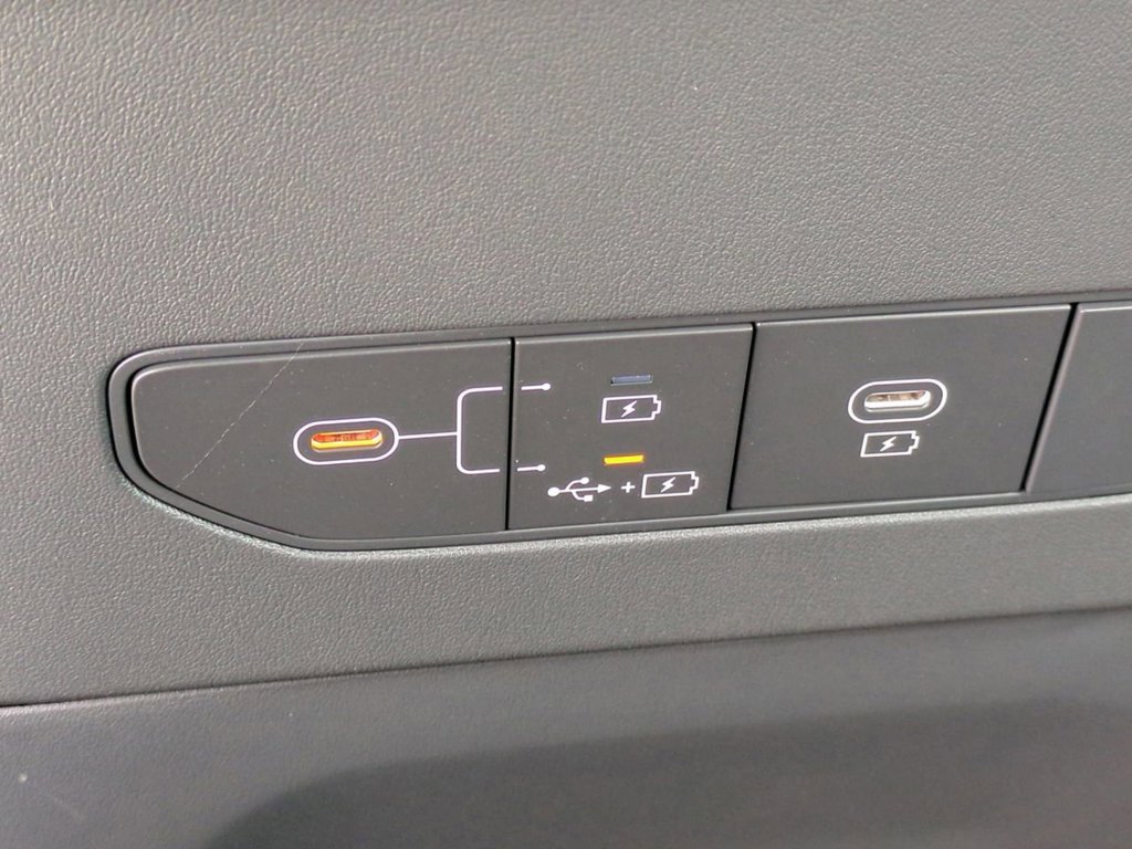 New 2026 Ivory Silver Kia Land AWD image 26