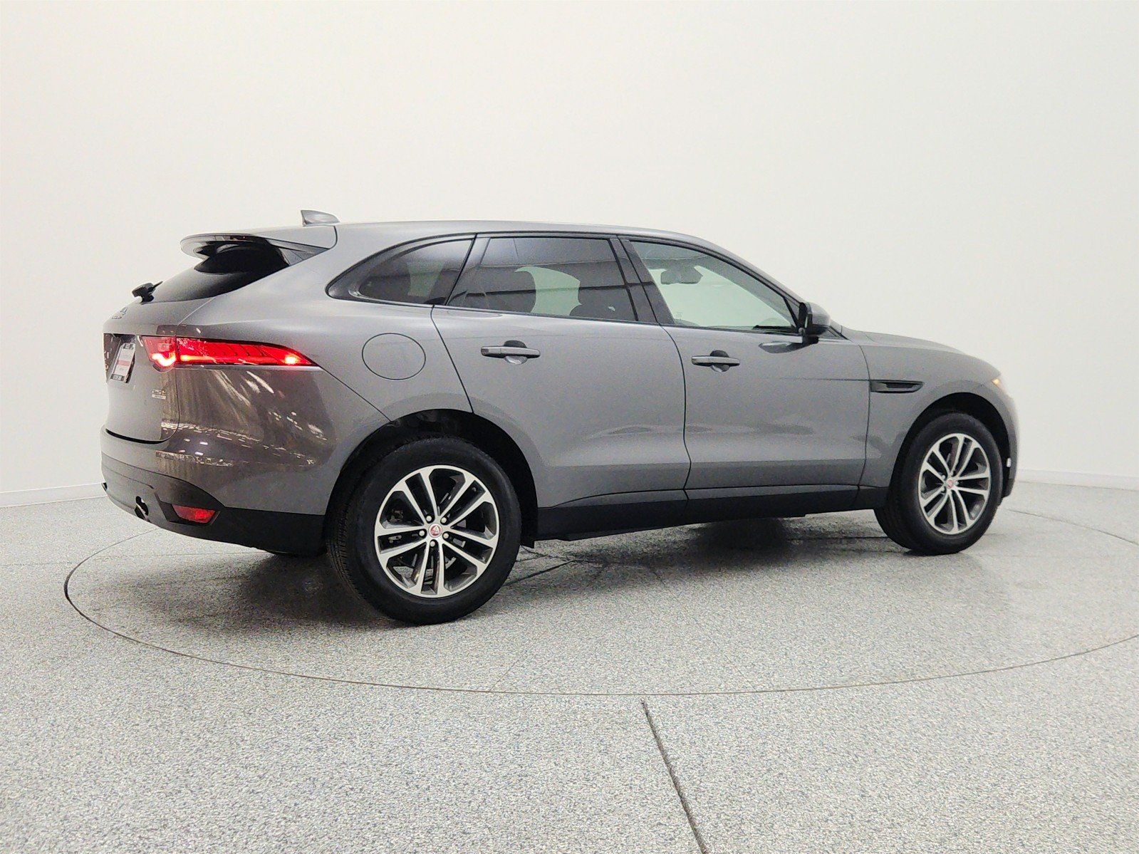 Used 2018 Corris Grey Metallic Jaguar 25t Prestige AWD image 5