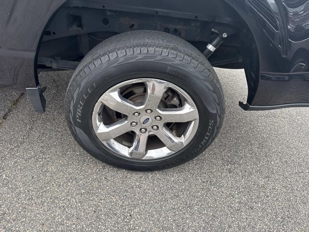 Used 2022 Black Ford XLT image 11