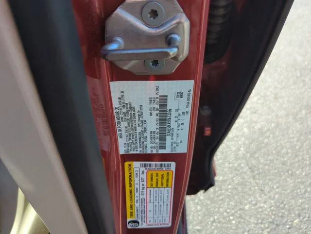 Used 2017 Red Lincoln Reserve image 50