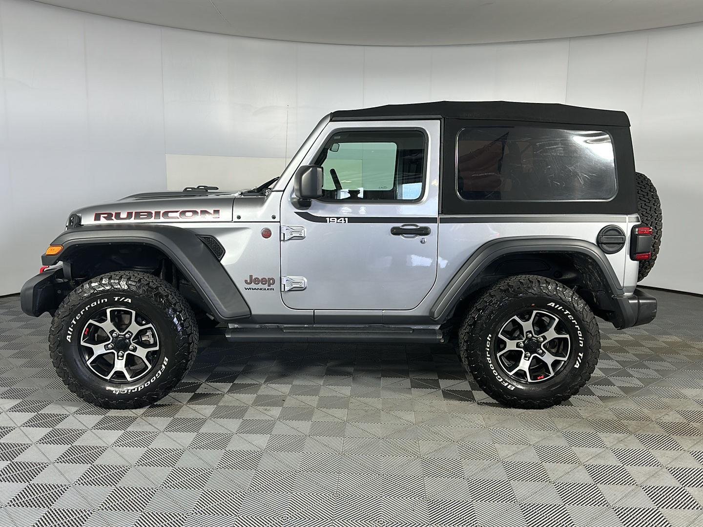 Used 2021 Billet Silver Metallic Clearcoat Jeep Rubicon image 8