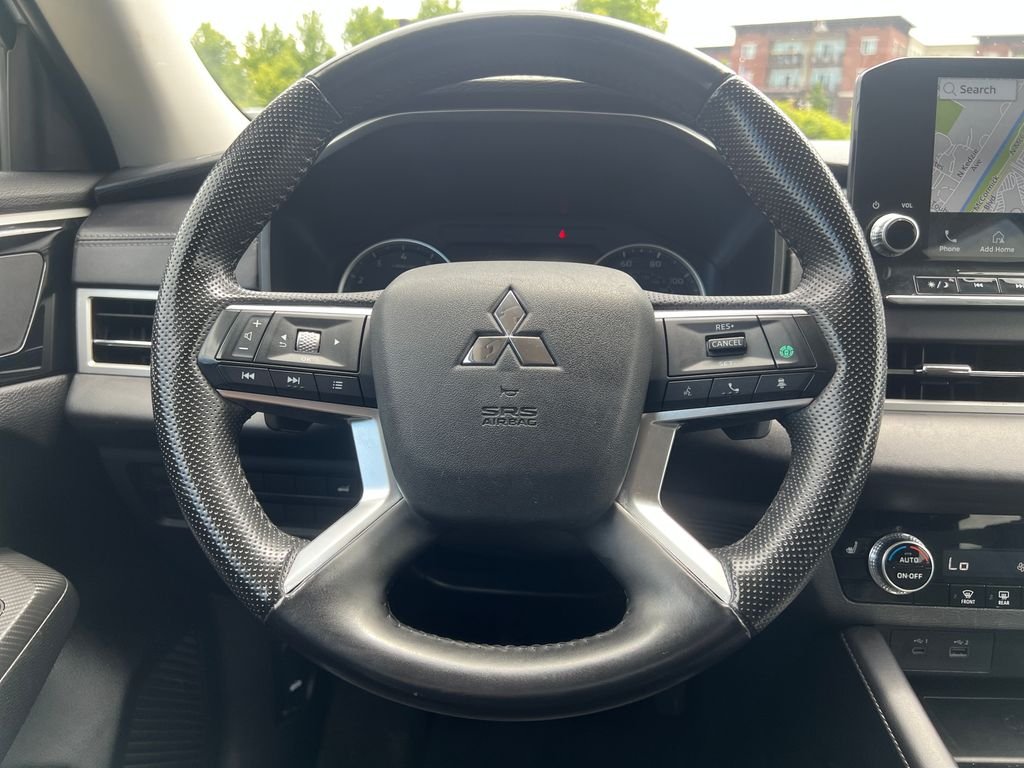 Used 2024  Mitsubishi SE image 16