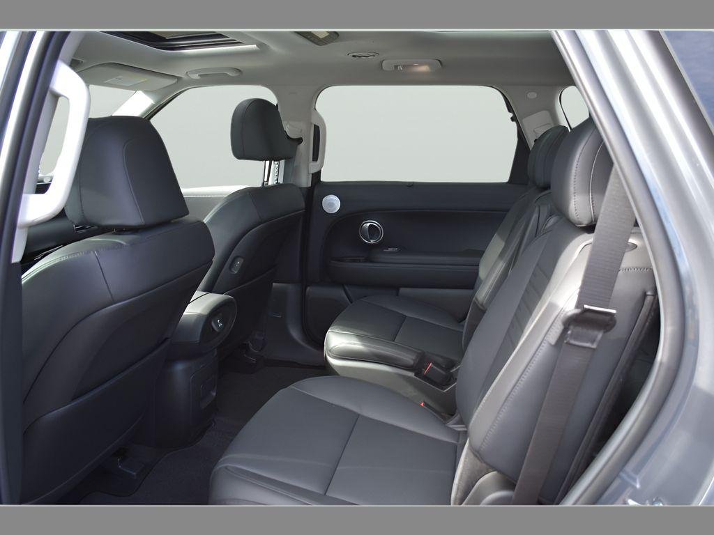 New 2026 Ecotronic Gray Pearl Hyundai Limited FWD image 11