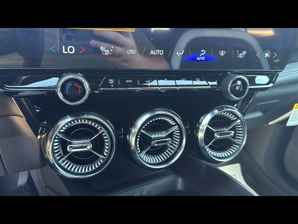 2025 Chevrolet Blazer EV LT - Photo 19