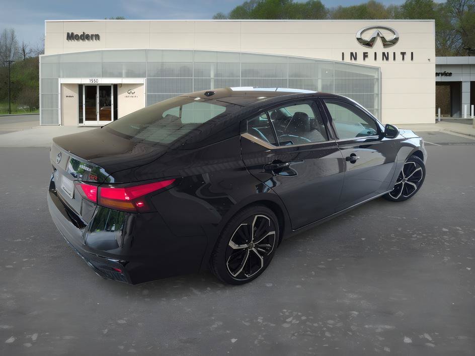 Used 2026 Super Black Nissan SR image 4