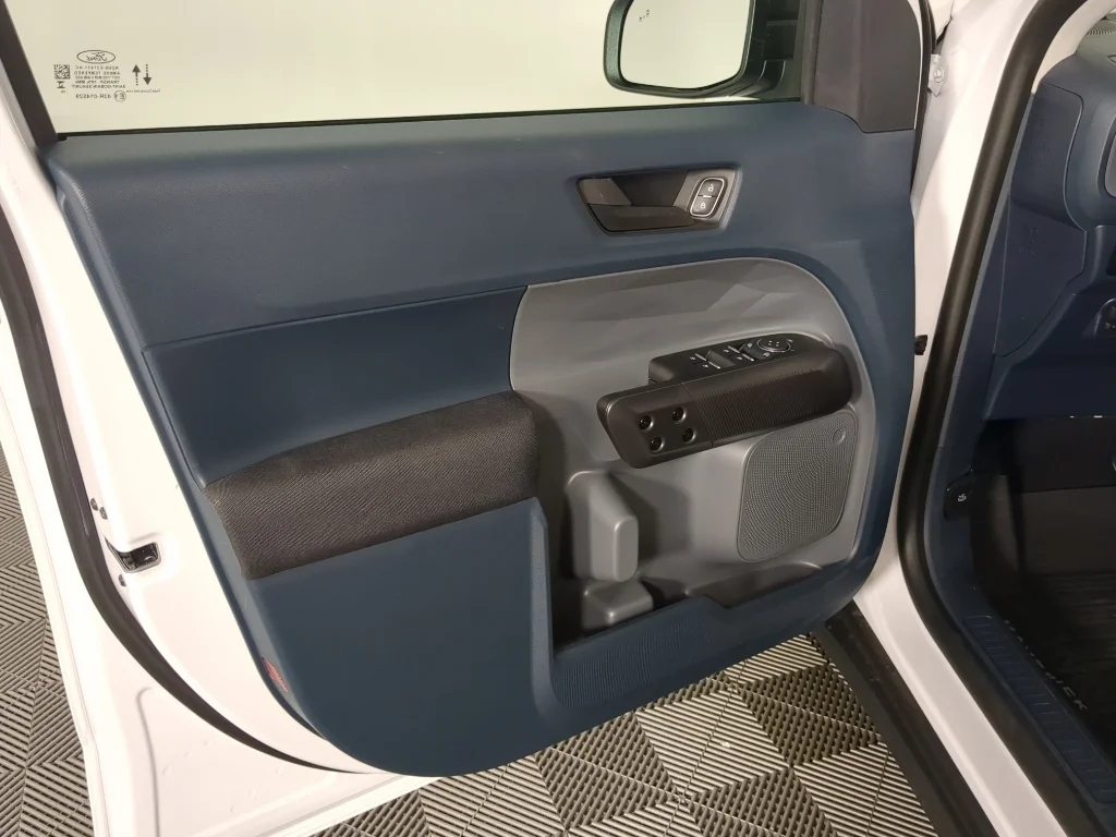 New 2026 Oxford White Ford XL image 11
