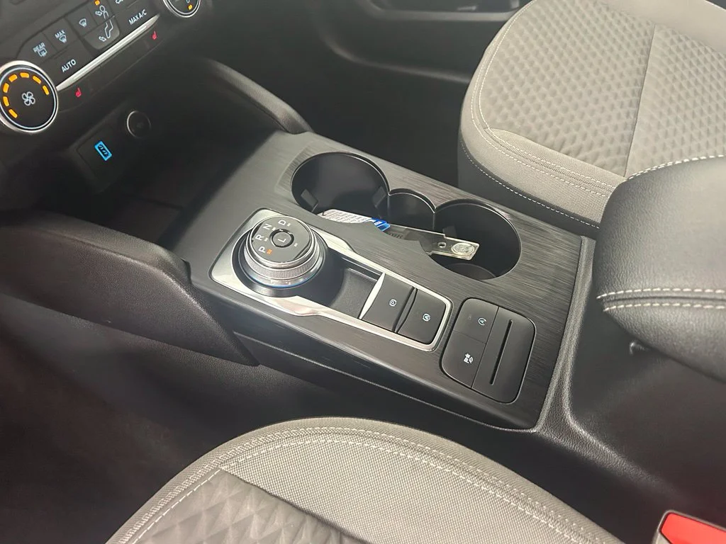 Used 2020 Green Ford SE image 8