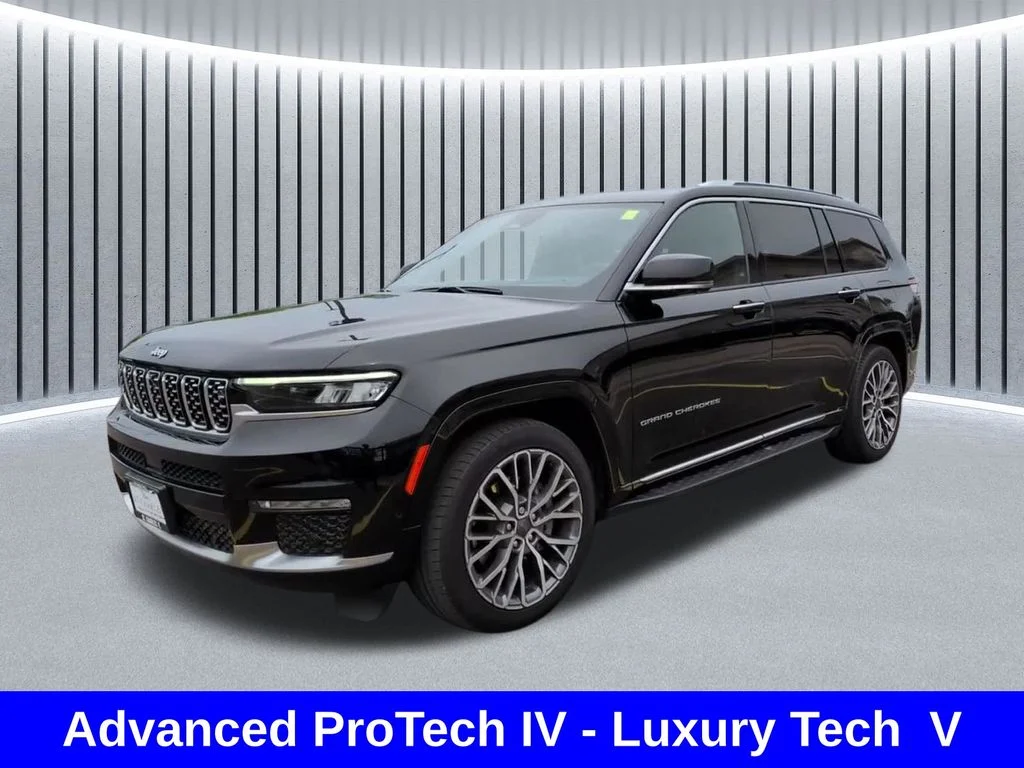 Used 2023 Black Jeep Summit image 9