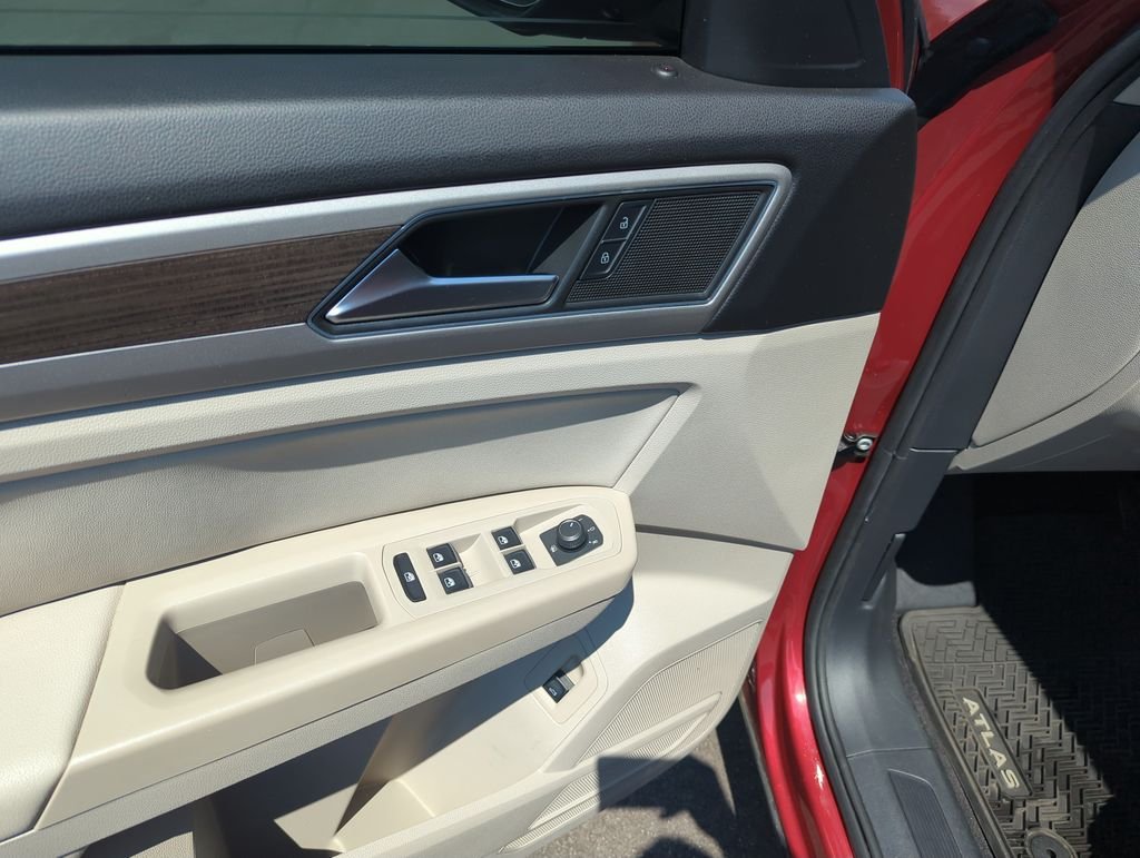 Used 2018  Volkswagen 3.6L V6 SE image 20