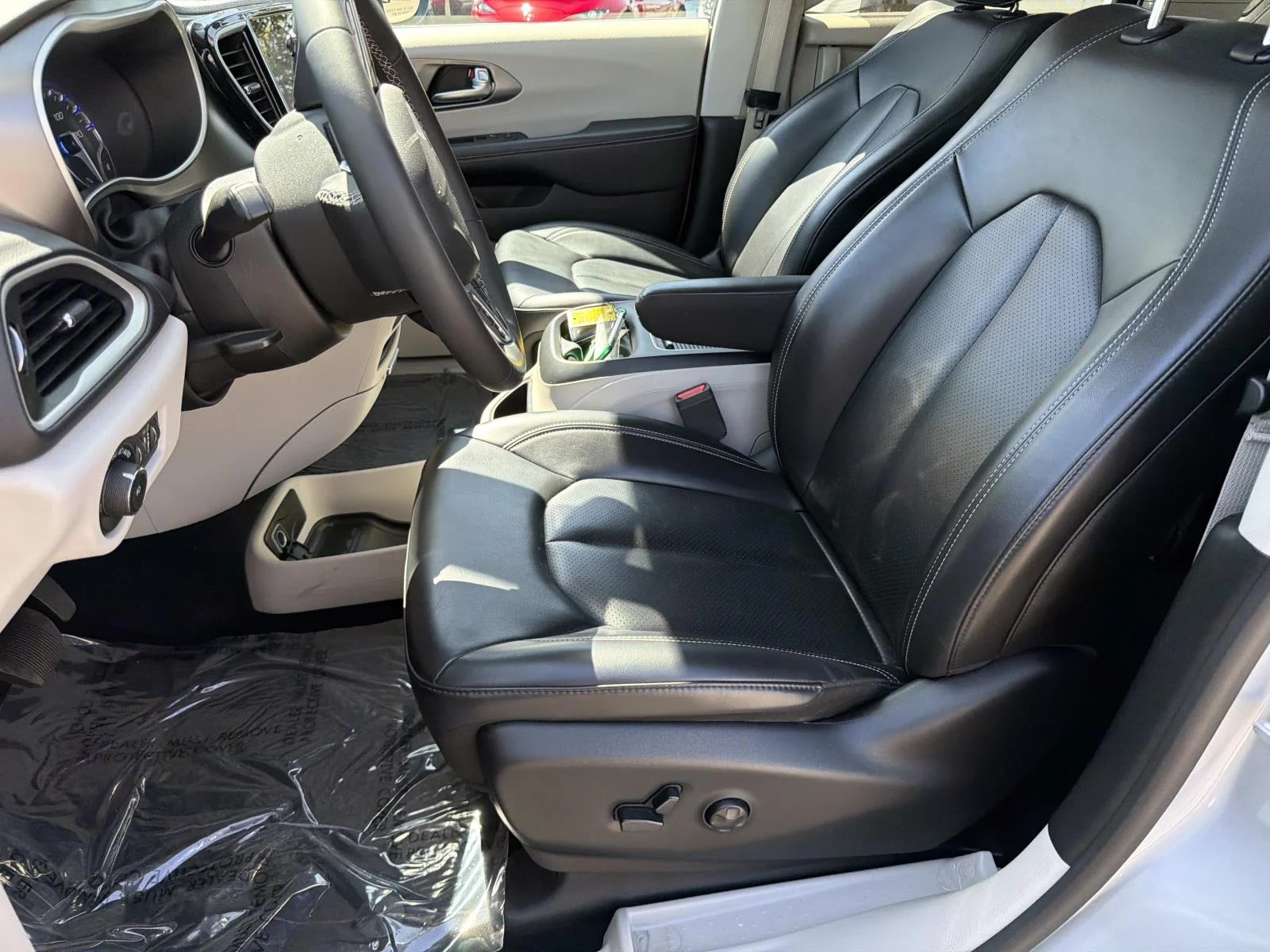 2023 Chrysler Pacifica Touring L - Photo 17
