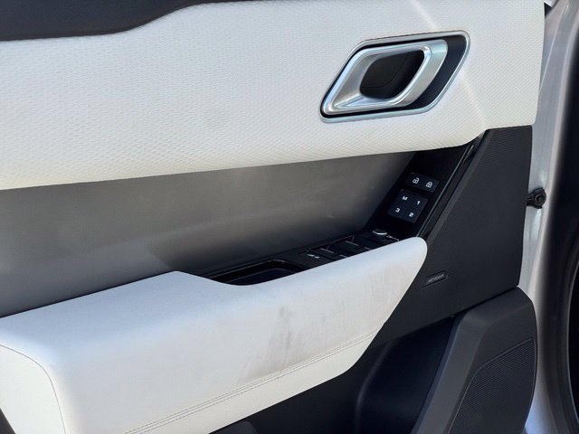 Used 2023 Eiger Gray Metallic Land Rover S image 7
