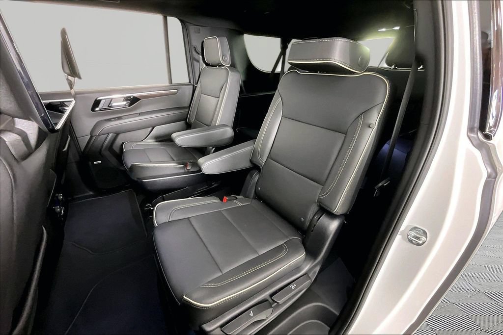 2025 Chevrolet Suburban Premier - Photo 17