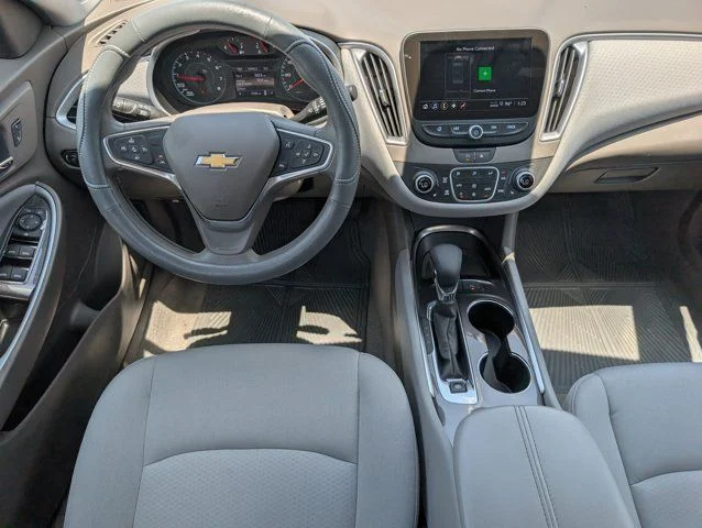 Used 2025 Summit White Chevrolet LT image 6