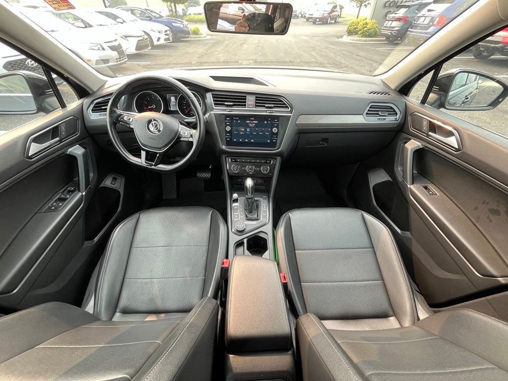Used 2018 Black Volkswagen 2.0T SEL image 13