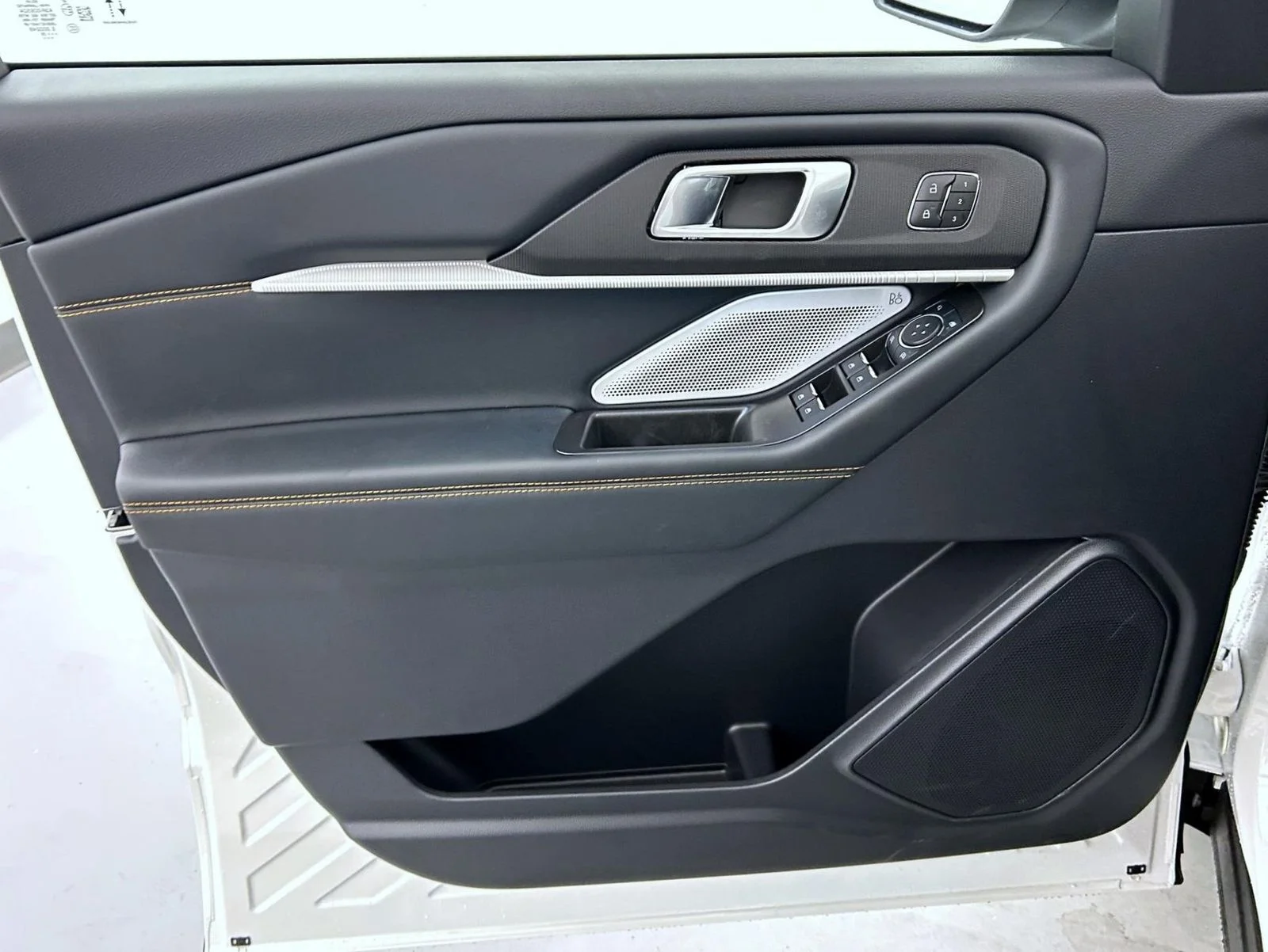 New 2026 White Ford Tremor image 9