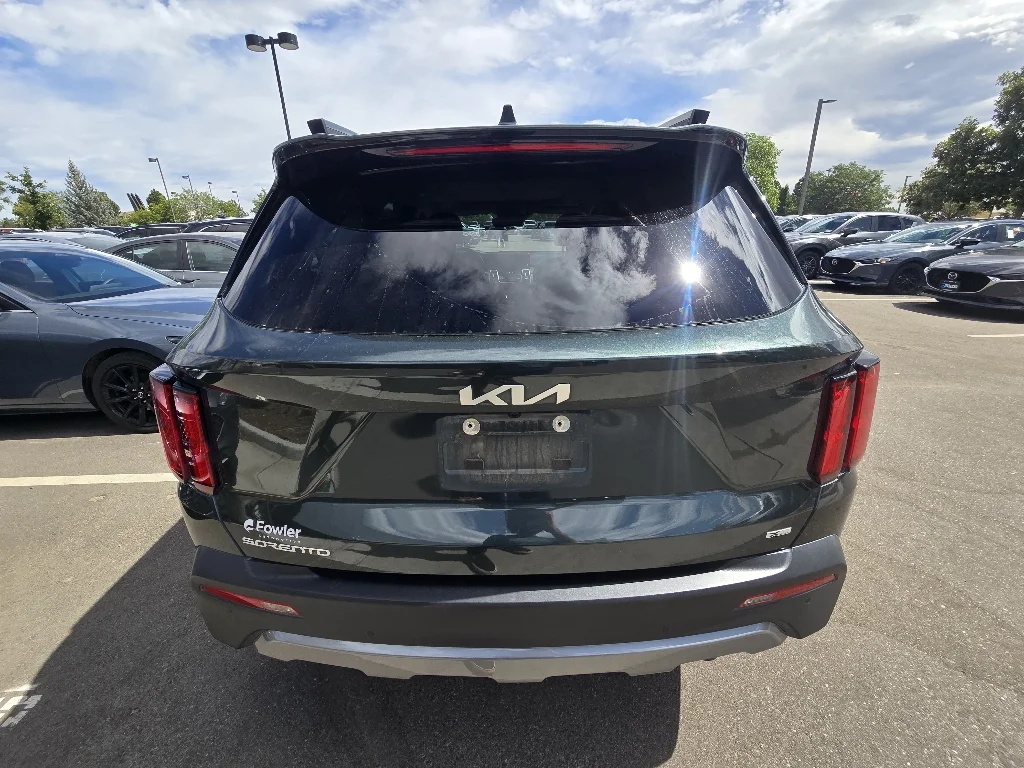 Used 2023 Aruba Green Kia X-Line SX Prestige image 15