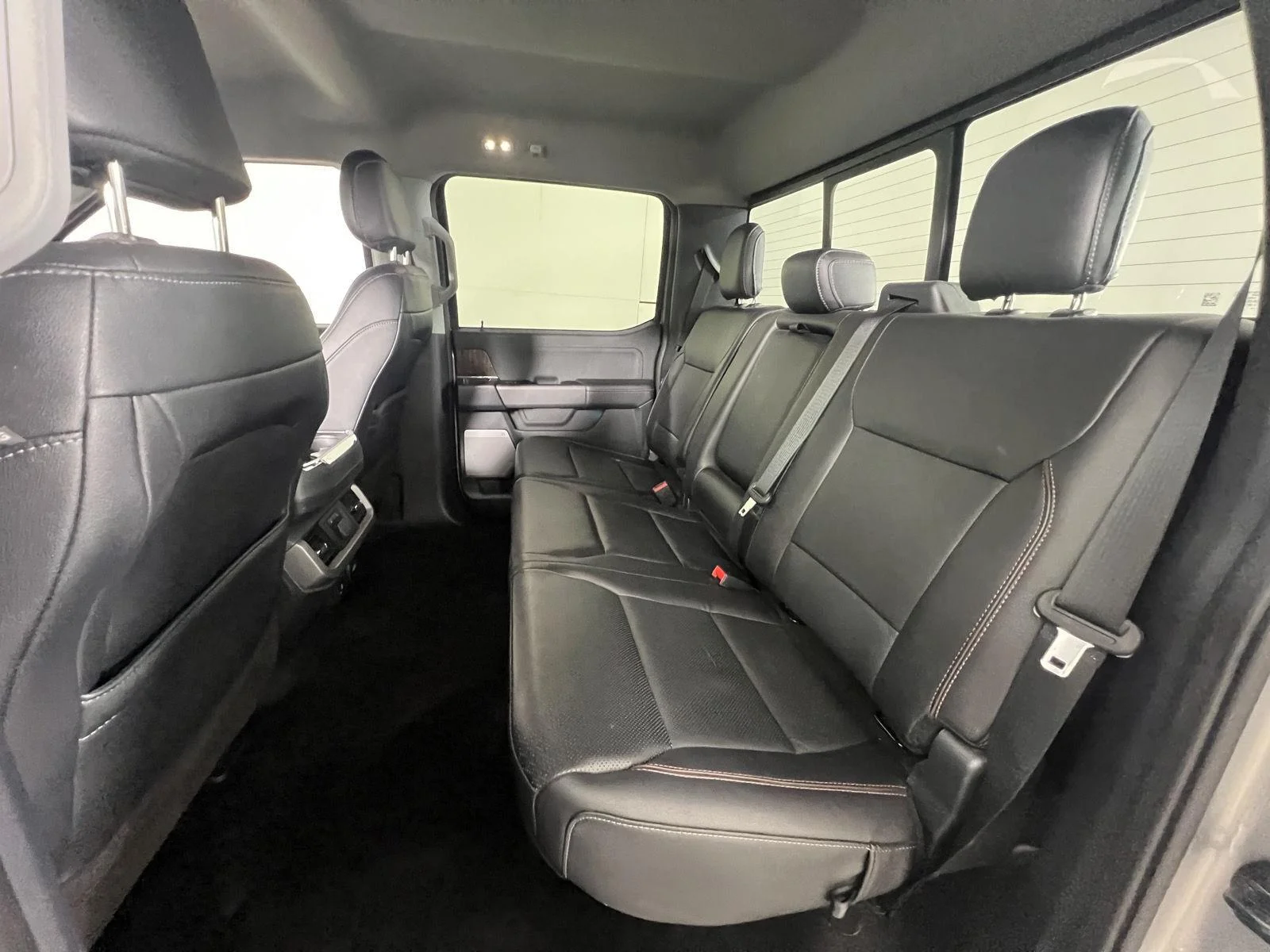 Used 2022 Iconic Silver Ford LARIAT image 20