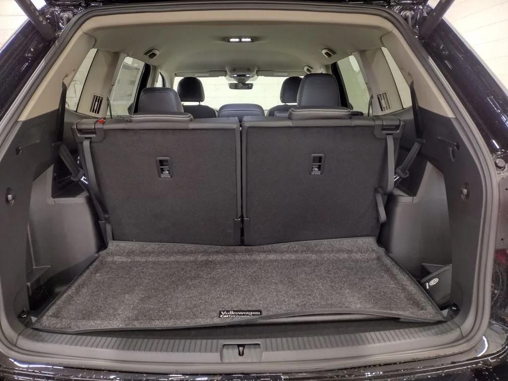 New 2026 Black Volkswagen 2.0T SE w/Technology image 16