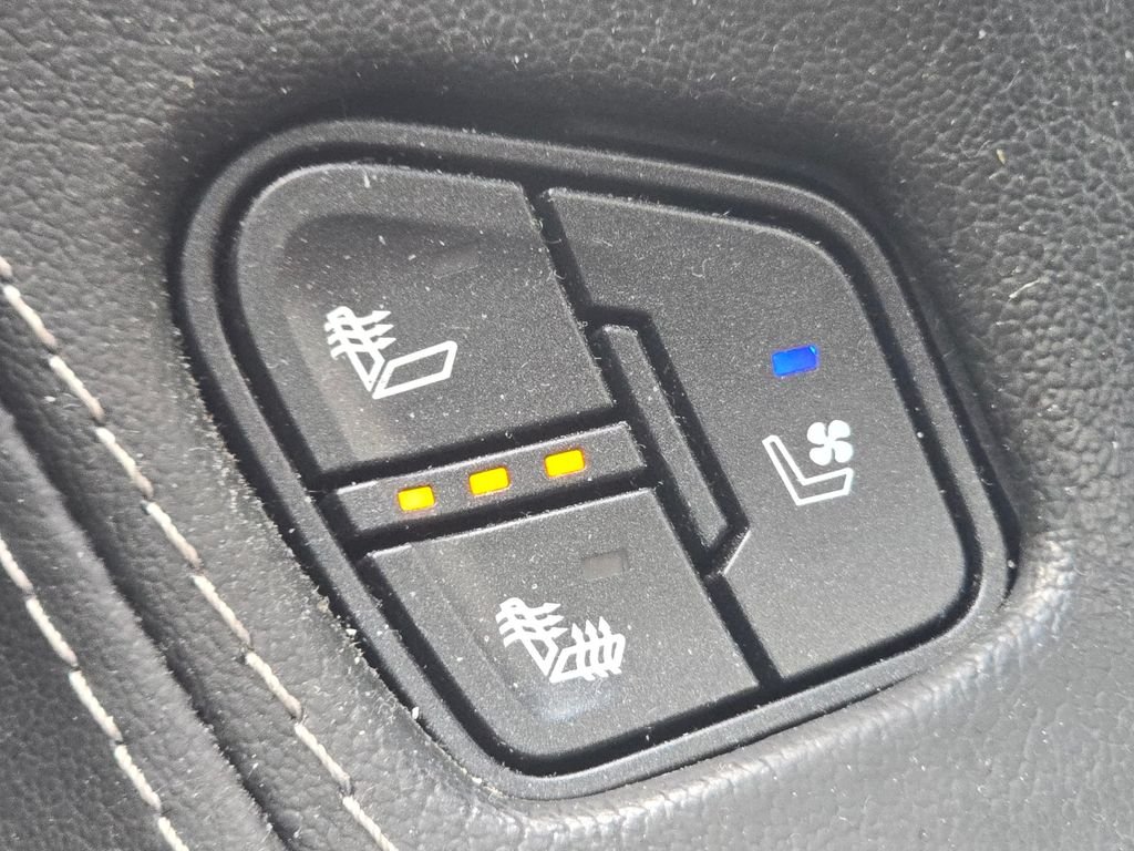 Used 2017 Pepperdust Metallic Chevrolet Premier image 5