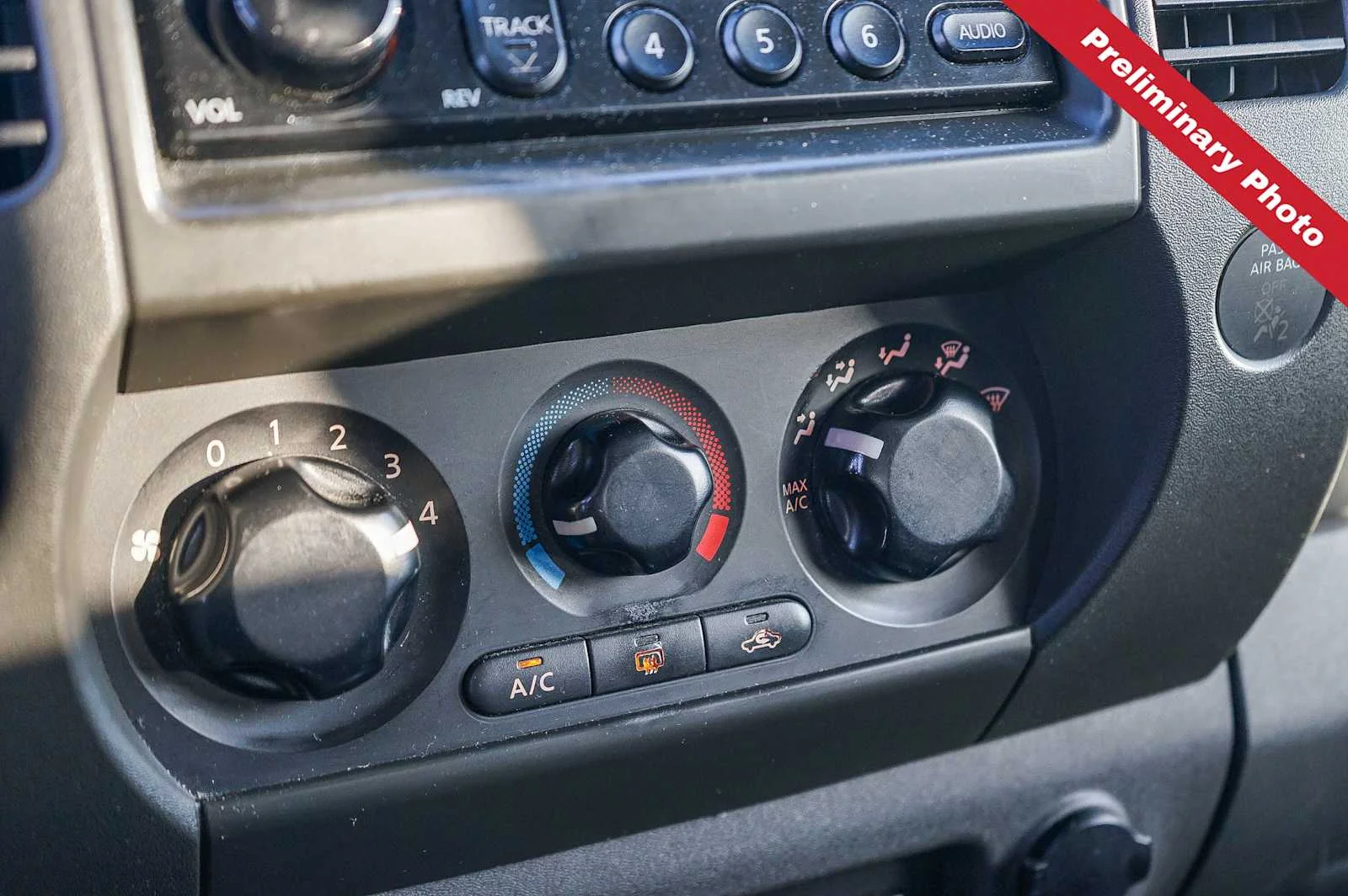 Used 2006 Avalanche Nissan S image 19