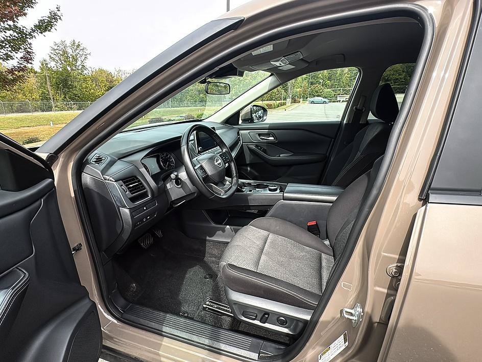 Used 2025 Baja Storm Metallic Nissan SV image 13