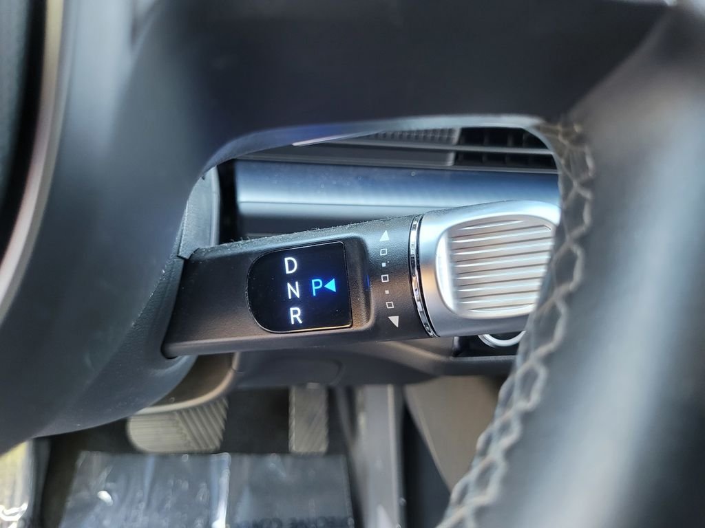 Used 2024 Silver Hyundai SE image 24