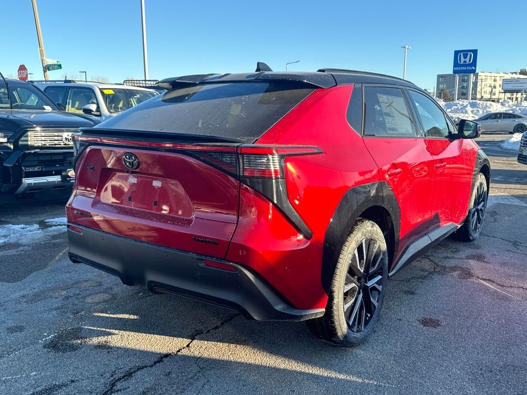 View vehicle photo 7