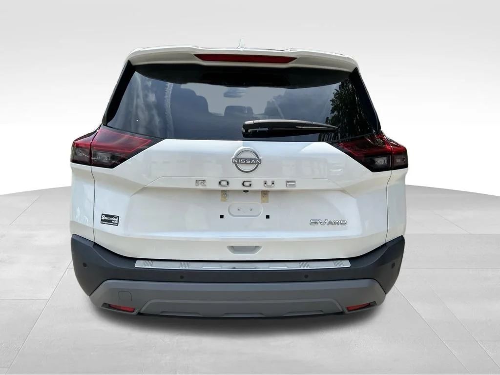Used 2023 White Nissan SV image 4