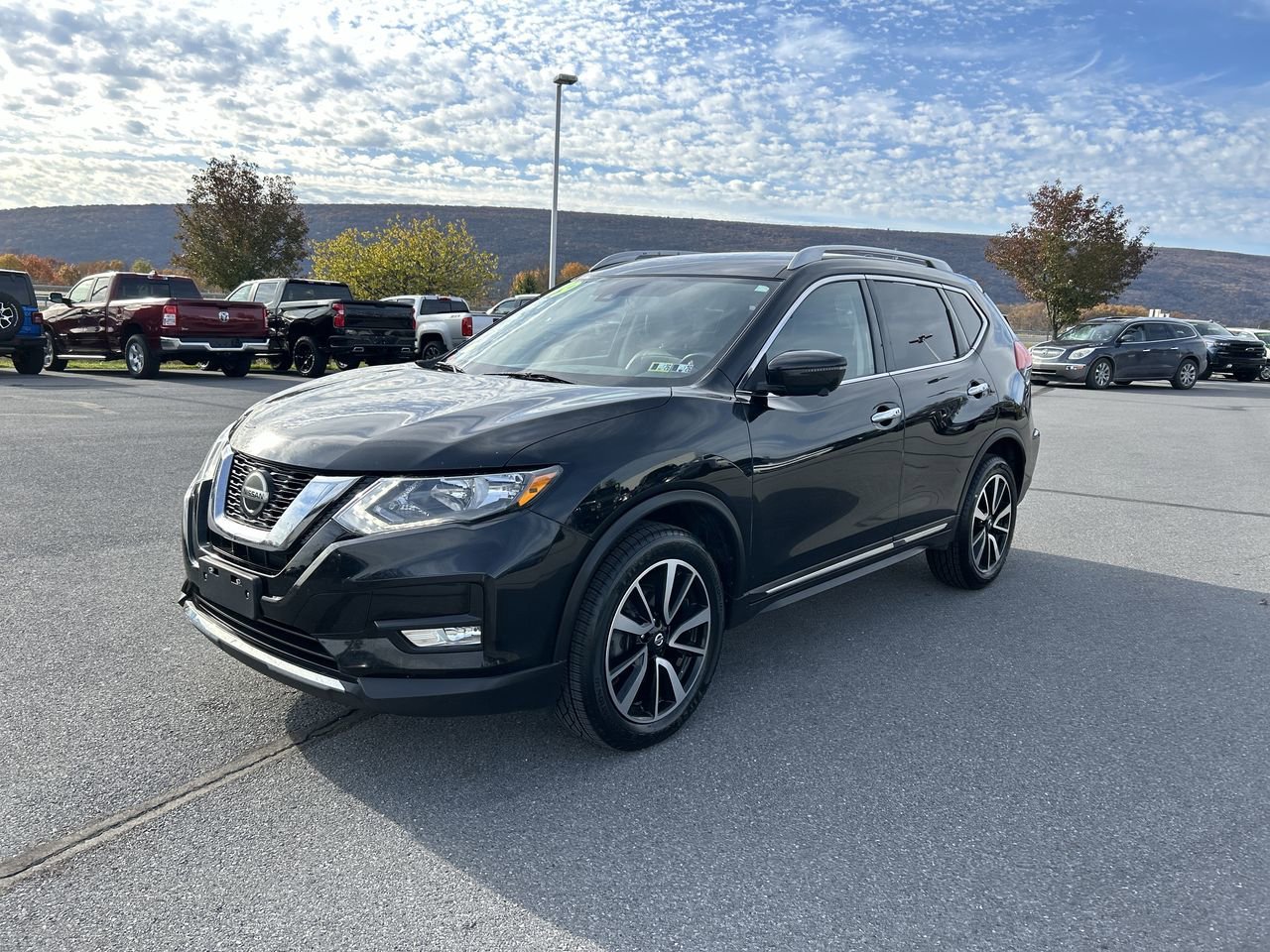 2019 Nissan Rogue SL photo 2